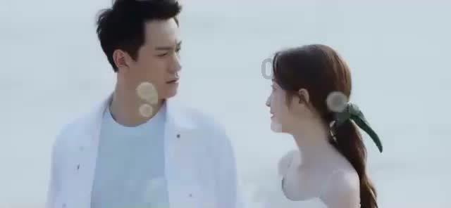 虽说唐嫣穿红色现身机场,但还是被旁边助理比了下去,到底差在哪? - 机智问答,智慧解疑惑